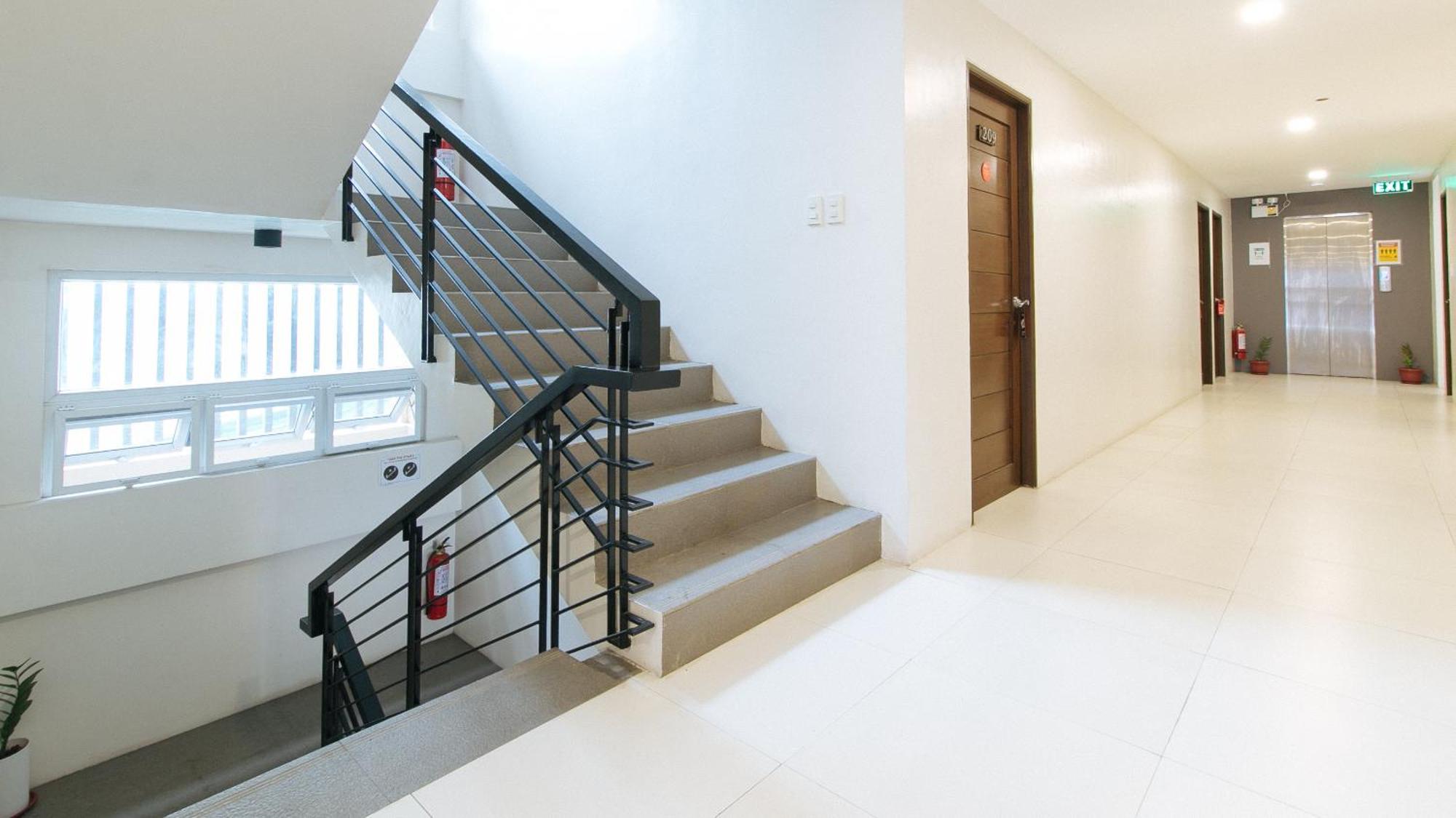 Reddoorz Near Fernwoods Garden Quezon City Exteriör bild